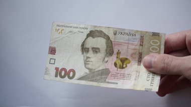 Yüz Ukraynalı hryvnia banknot