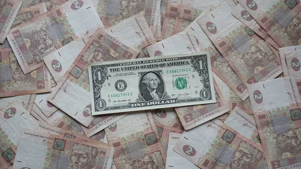 Українські Американські Гроші Номіналом Два Гривні Один Долар Один Долар — стокове фото