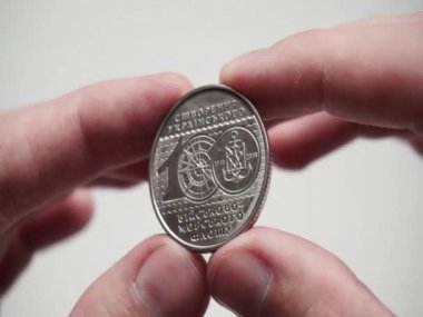 Ukrayna Donanması 'nın kuruluşunun 100. yıldönümü onuruna 10 hryvniaya sahip hatıra parası.
