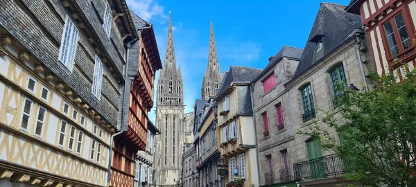 Quimpers katedral i soligt väder, Frankrike — Stockfoto