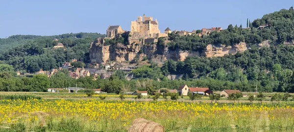 法国Beynac Cazenac的中世纪城堡 — 图库照片