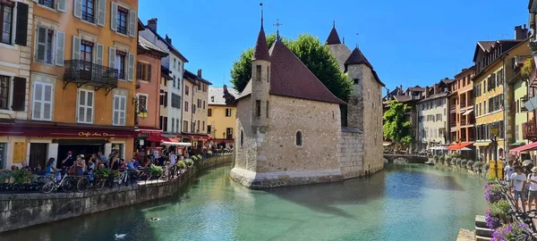 Kanäle Mit Blumen Restaurants Und Cafés Annecy Frankreich — Stockfoto