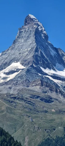 Vrchol Matterhorn za slunečného dne, Švýcarsko. — Stock fotografie