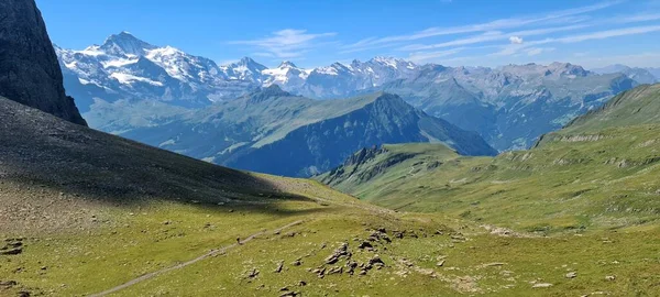 İsviçre 'de Grindelwald' da dağ manzarası