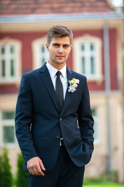 Handsome Groom Suit Tie Posing Street — Stock Fotó
