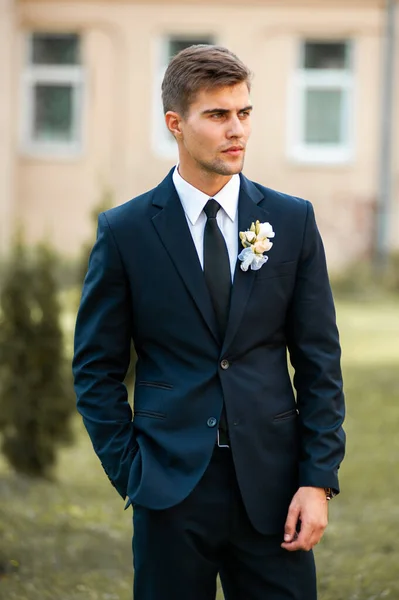 Handsome Groom Suit Jacket Posing Outdoors — Stock Photo, Image