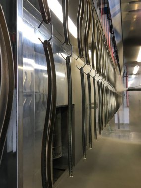 Toz kaplama teknolojisi. Metal endüstrisini koru.