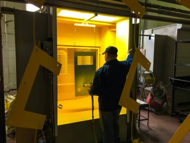 Toz kaplama teknolojisi. Metal endüstrisini koru.