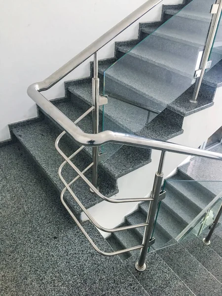 Toz kaplama teknolojisi. Metal endüstrisini koru.