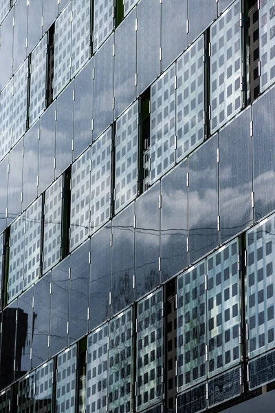 Painéis Solares Eficientes Energia Moderna Casa Para Gerar Energia Solar — Fotografia de Stock