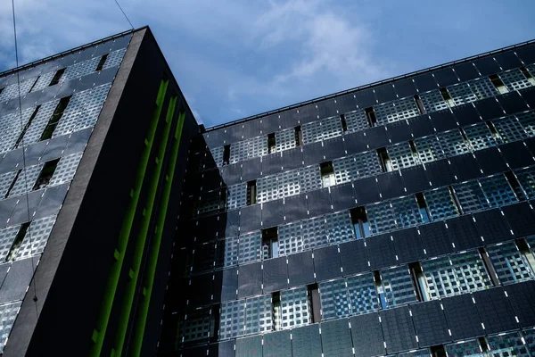 Paneles Solares Modernos Eficiencia Energética Hogar Para Generar Energía Solar — Foto de Stock