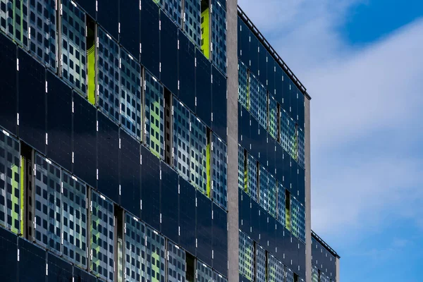 Modern Energy Efficient Solar Panels Home Generate Alternative Solar Energy — Stock Photo, Image