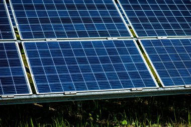 Güneş paneli, fotovoltaik, alternatif elektrik kaynağı - seçici odak, kopyalama alanı