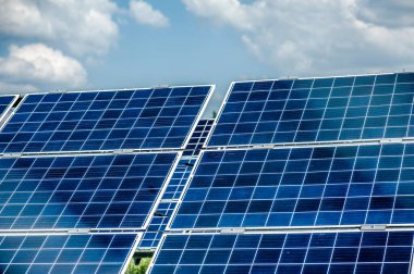 Güneş paneli, fotovoltaik, alternatif elektrik kaynağı - seçici odak, kopyalama alanı