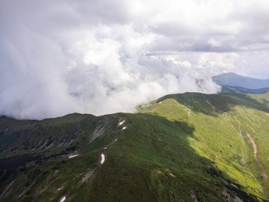 Dağların güzel manzarası
