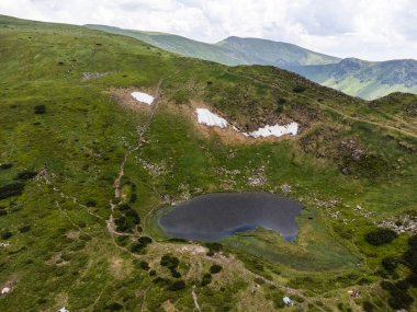 Dağların güzel manzarası