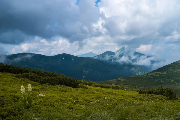Beautiful Landscape Mountains Clouds — Stock Photo, Image