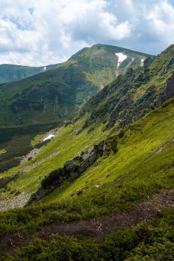 Dağların güzel manzarası