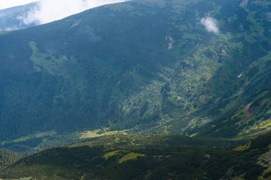 Dağların güzel manzarası