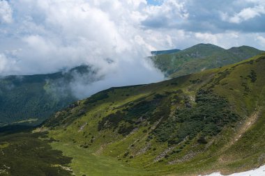 Dağların güzel manzarası