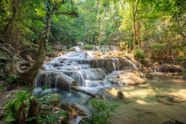Erawan Şelalesi Erawan Ulusal Parkı Kanchanaburi, Tayland 'daki Kanchanaburi Şelalesidir..