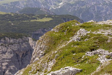 İtalya 'da dolomitlerin panoraması manzara için idealdir..