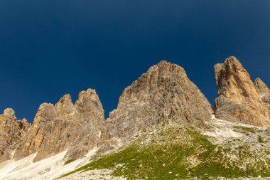 İtalya 'da dolomitlerin panoraması manzara için idealdir..