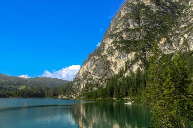 Braies Gölü (İtalyanca: 