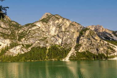 Braies Gölü (İtalyanca: 