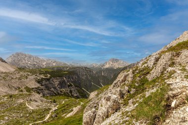 İtalya 'da dolomitlerin panoraması manzara için idealdir..