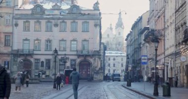 Yaşlı Lviv 'in içinden geç
