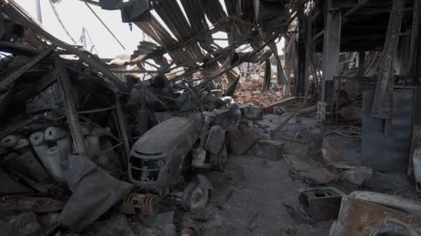 Megsemmisítette a logisztikai központot egy orosz csapatok által Kijev közelében végrehajtott rakétatámadás eredményeként. — Stock videók