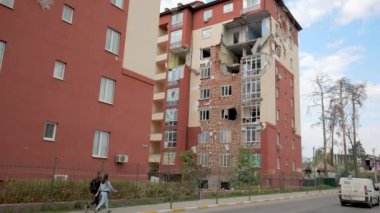Rus ordusunun bombardımanı sonucu Kyiv bölgesinde yıkılmış bir yerleşim yeri.