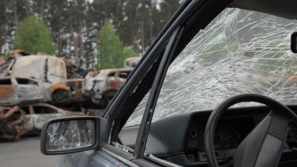 Monte Tiro Destruiu Carros Civis Cemitério Carro Irpin Ucrânia Agressão — Vídeo de Stock