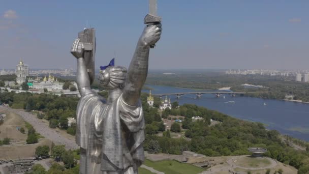 Aerial View Kiev Motherland Statue Monument National Ukrainian Flag Fluttering — Stockvideo