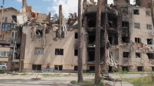 Edifício Residencial Queimado Destruído Irpin Região Kiev Como Resultado Bombardeio — Vídeo de Stock