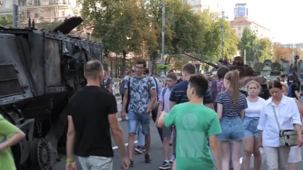Kyiv Ukraine Aug 2022 Destroyed Russian Military Equipment Center Kyiv — Stok Video