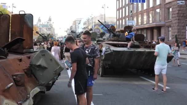 Kyiv Ukraine Aug 2022 Destroyed Russian Military Equipment Center Kyiv — Video