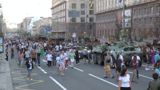 Kyiv Ukraine Aug 2022 Destroyed Russian Military Equipment Center Kyiv — Stok video