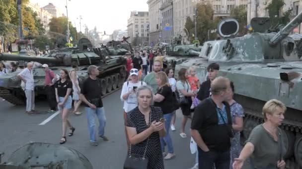 Kyiv Ukraine Aug 2022 Destroyed Russian Military Equipment Center Kyiv — ストック動画
