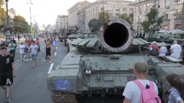 Kyiv Ukraine Aug 2022 Destroyed Russian Military Equipment Center Kyiv — Vídeo de stock