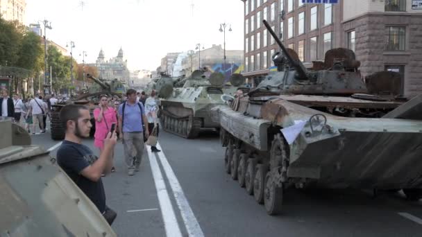 Kyiv Ukraine Aug 2022 Destroyed Russian Military Equipment Center Kyiv — Stock videók