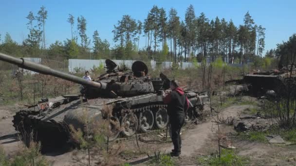 Destroyed Burnt Out Tanks Russian Army Result Battle Ukrainian Troops — 图库视频影像