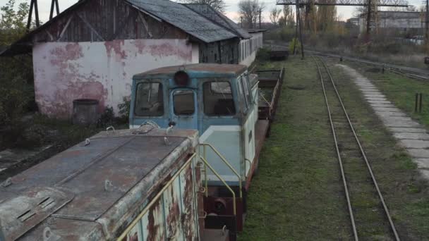 Aerial View Old Rusty Locomotives Narrow Gauge Railway Abandoned Railway — Αρχείο Βίντεο