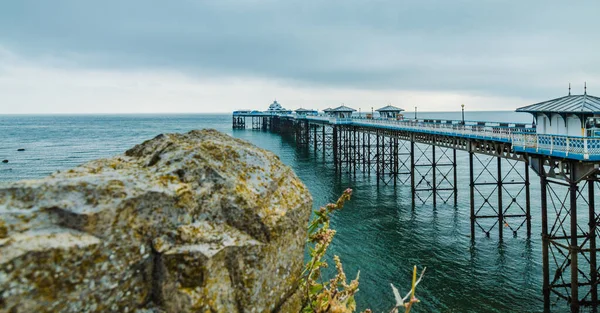Llandudno rıhtımı sabah Galler 'de, Birleşik Krallık' ta