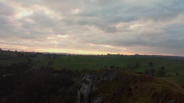 Peak District National Park Gua Thors Saat Sinar Matahari Pagi — Stok Video