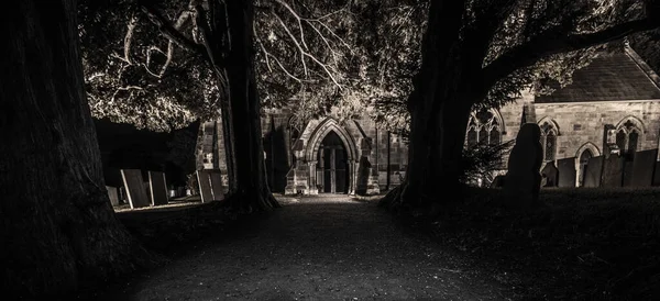 Noche Iglesia San Miguel Sutton Hill Reino Unido Otoño 2021 — Foto de Stock