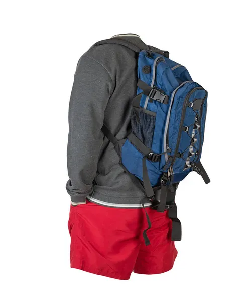 Jeansblauer Rucksack Dunkelgraues Sweatshirt Mit Kapuze Rote Shorts Auf Weißem — Stockfoto