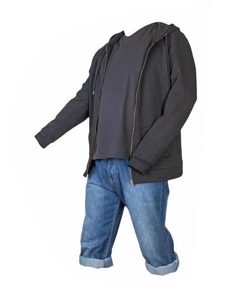 デニムダークブルーのショートパンツ ブルーのTシャツ ブラックのスウェットシャツ — ストック写真