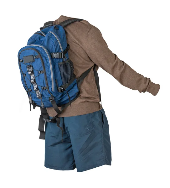 Blauer Rucksack Dunkelblaue Shorts Brauner Pullover Auf Weißem Hintergrund Freizeitkleidung — Stockfoto